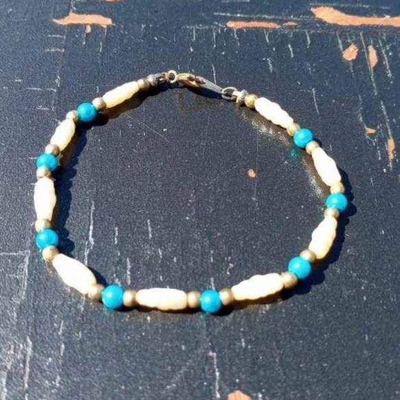 VINTAGE FRESHWATER PEARLS WITH GOLD TONE AND BLUE BEAD ACCENTS - Picture 2 of 5